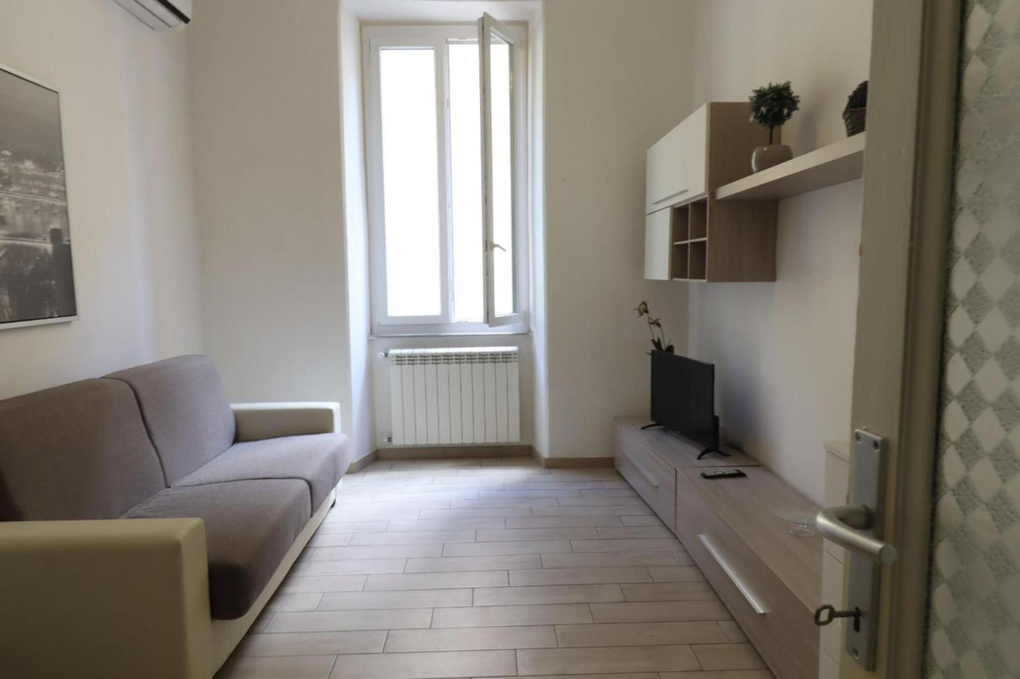 La First Ludy Appartamento La Spezia